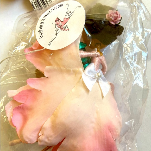Clara Nutcracker Ballet Ornament Doll + Pink Accessory Pouch - Picture 2 of 6